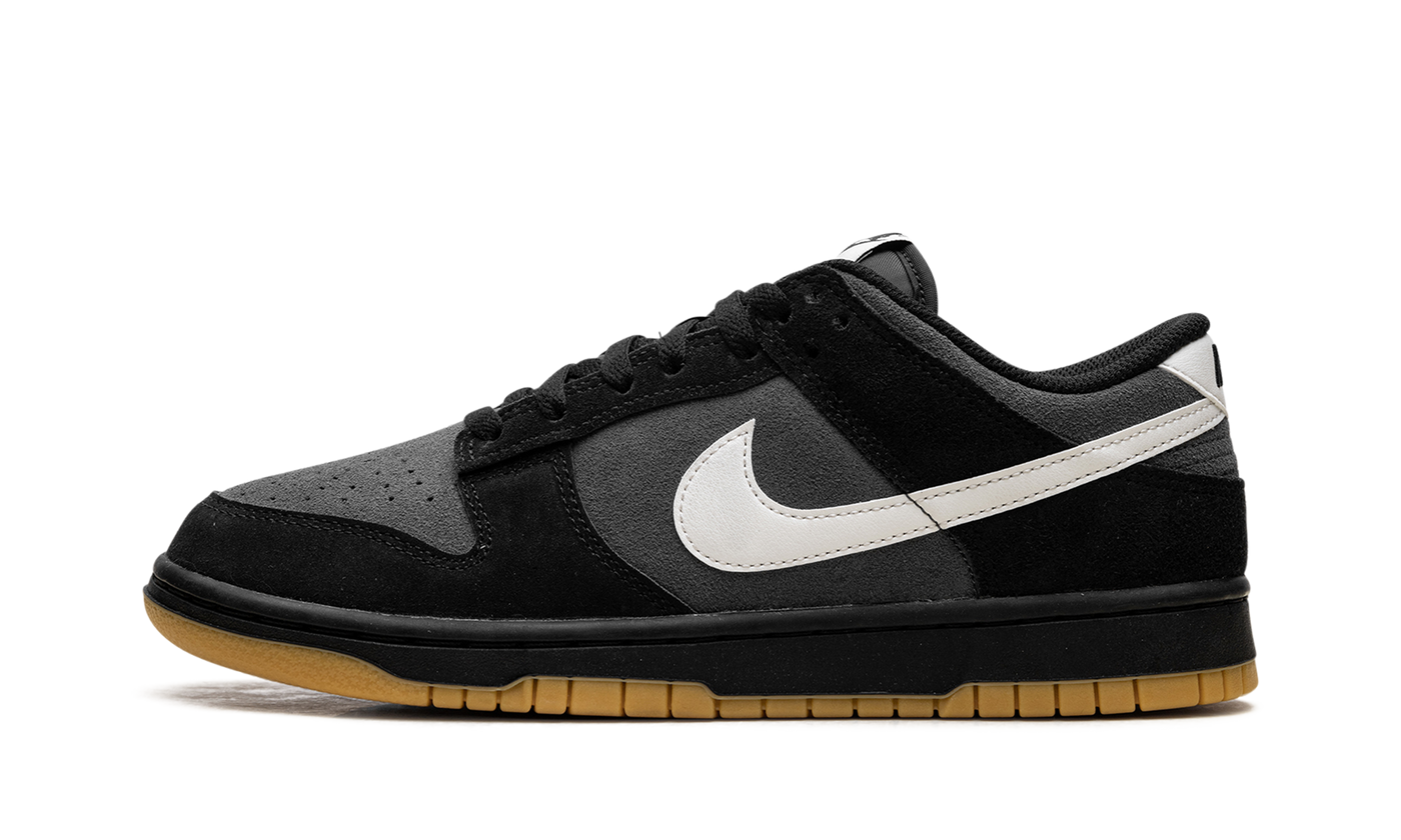 Dunk Low SE Black Grey Gum HQ1931 001